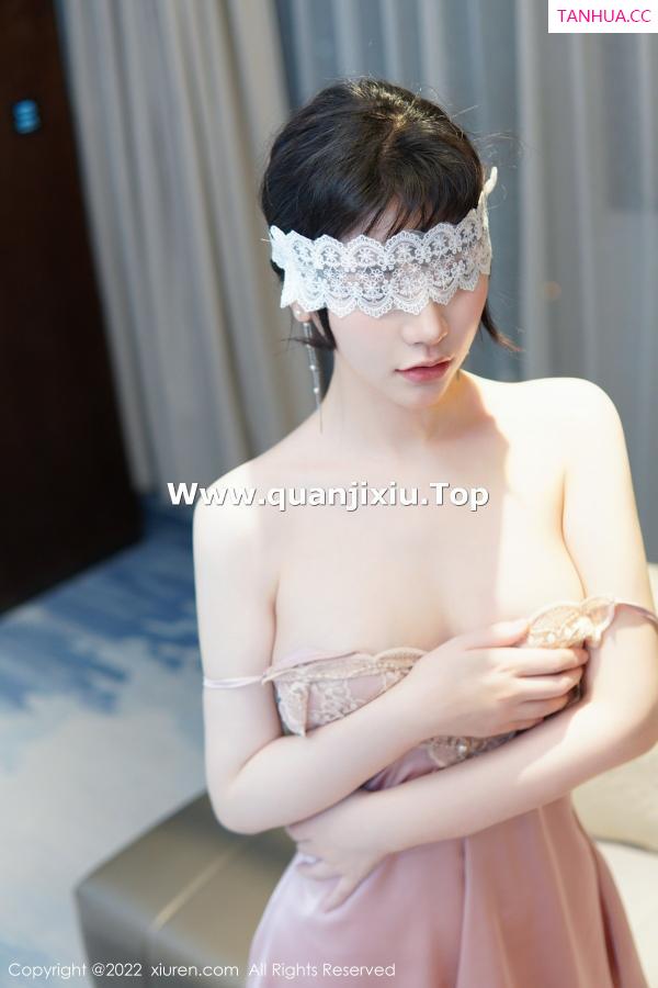   [XiuRen]高清写真图 2022.12.21 No.6022 桃桃子_ 新人美腿第41张图片
